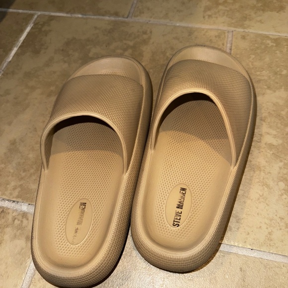 Steve madden slides - Picture 2 of 2